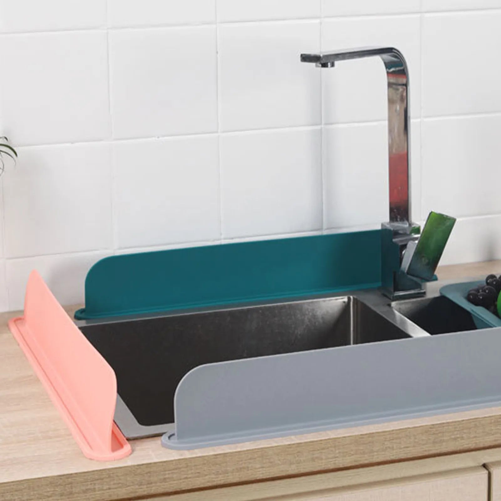 Reusable Sink Splash Guard Silicone Countertop Water Baffle Prevent Water Splashing Out Board Bathroom Kitchen Tools